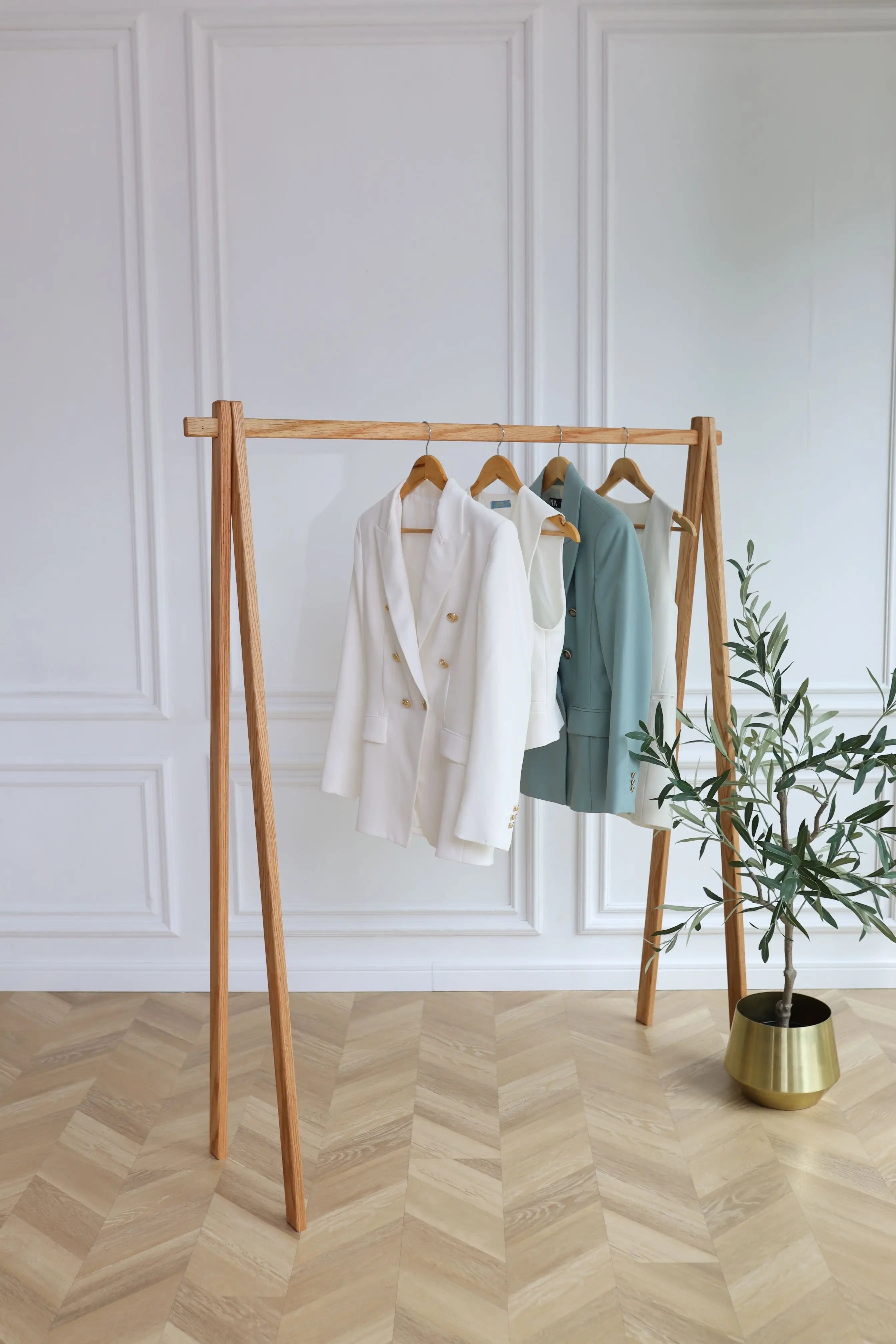 Wooden Clothing Rack – Solid Oak Walnut Garment Stand, Tool-Free