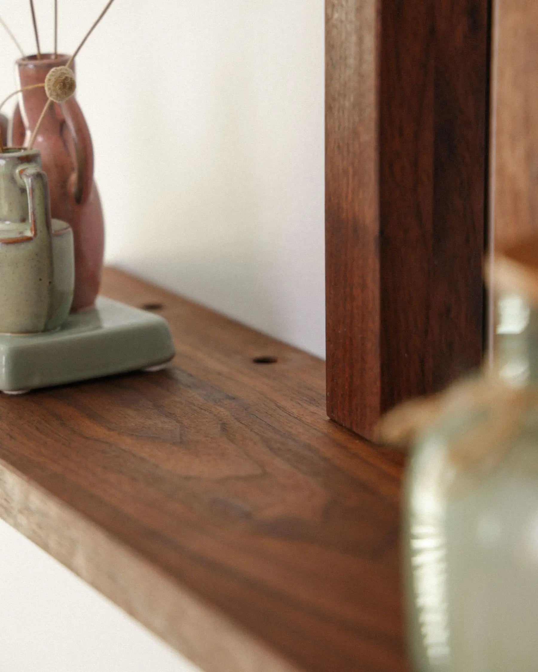 Modular Wall Shelf – Adjustable Floating Shelf in Oak or Walnut