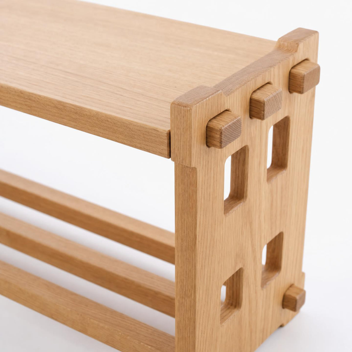 Natural Oak | Natural oak bench – close-up of hand-cut through-tenon joinery