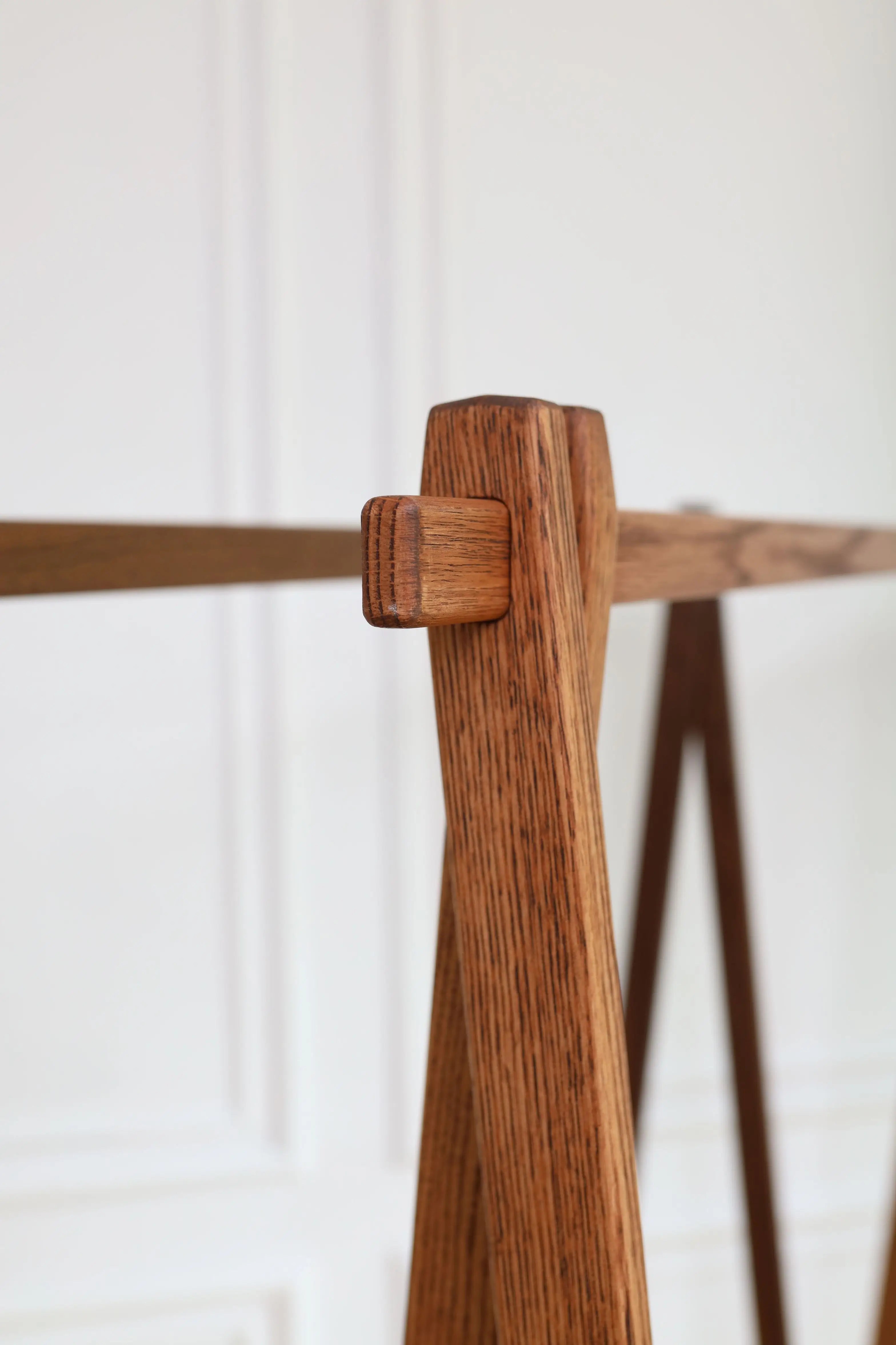 Brown Oak Clothing Rack – Wooden Garment Stand, Tool-Free Assembly