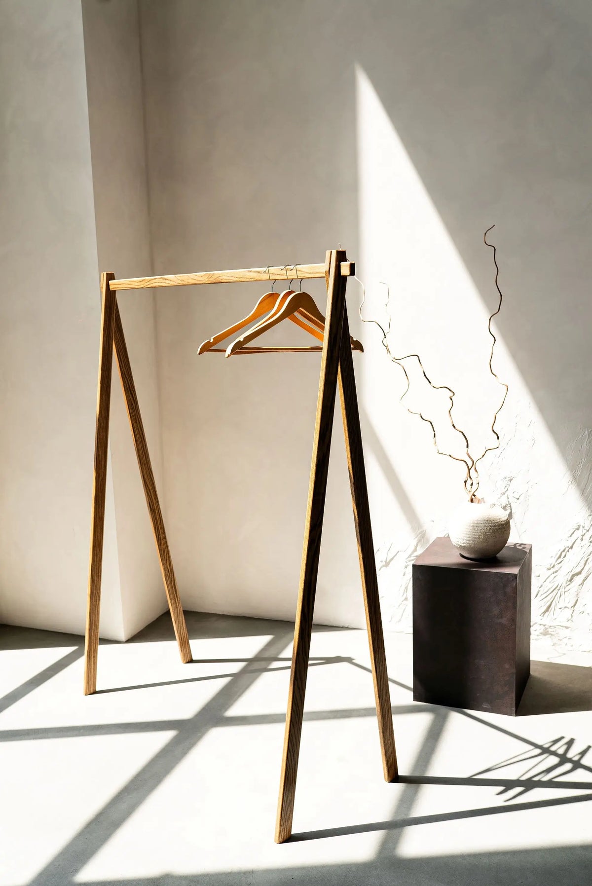 Walnut Clothes Rack Wooden Clothing Rack – Solid Oak & Walnut Garment Stand, Tool-Free