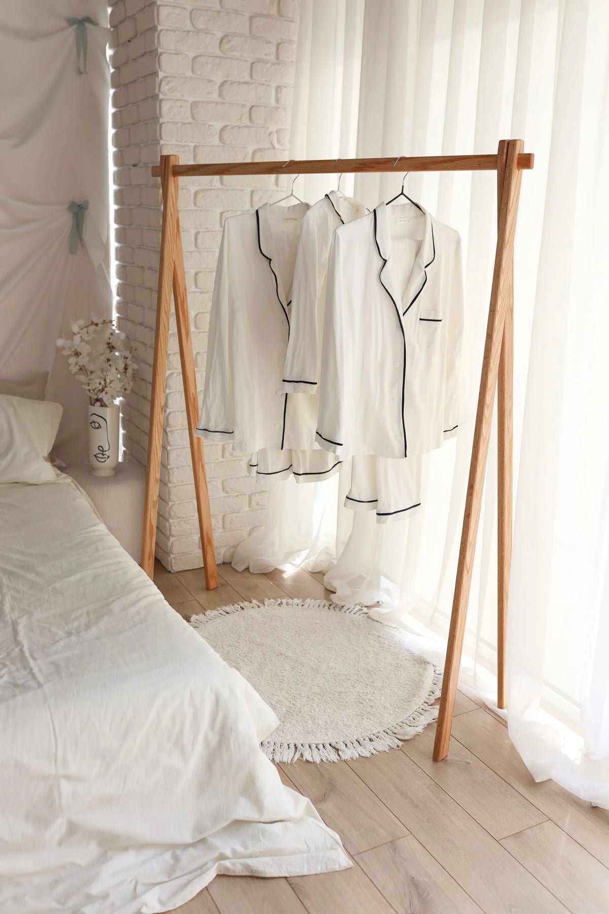 Timber Dress Rack Natural Oak Clothing Rack – Wooden Garment Stand, Tool-Free Assembly