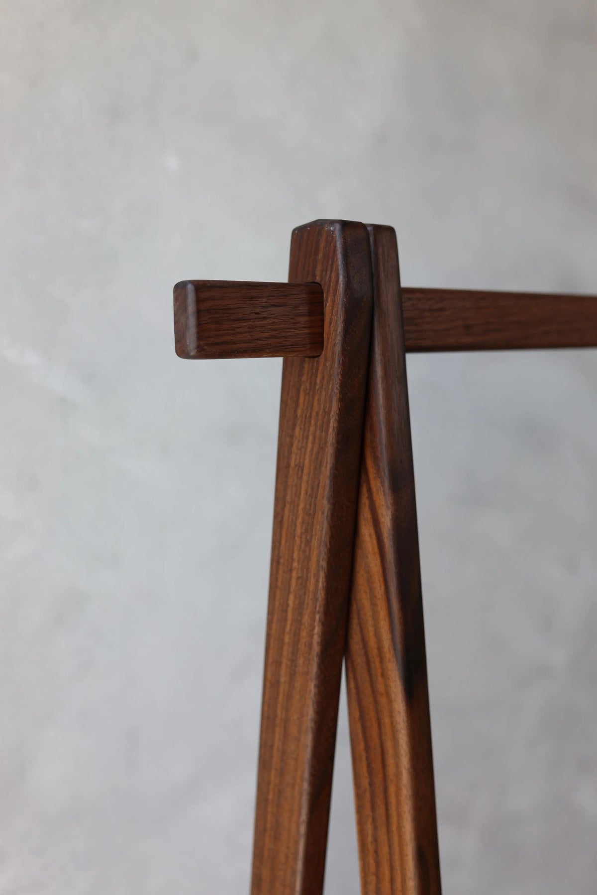 Walnut Clothes Rack Walnut Clothing Rack – Wooden Garment Stand, Tool-Free Assembly