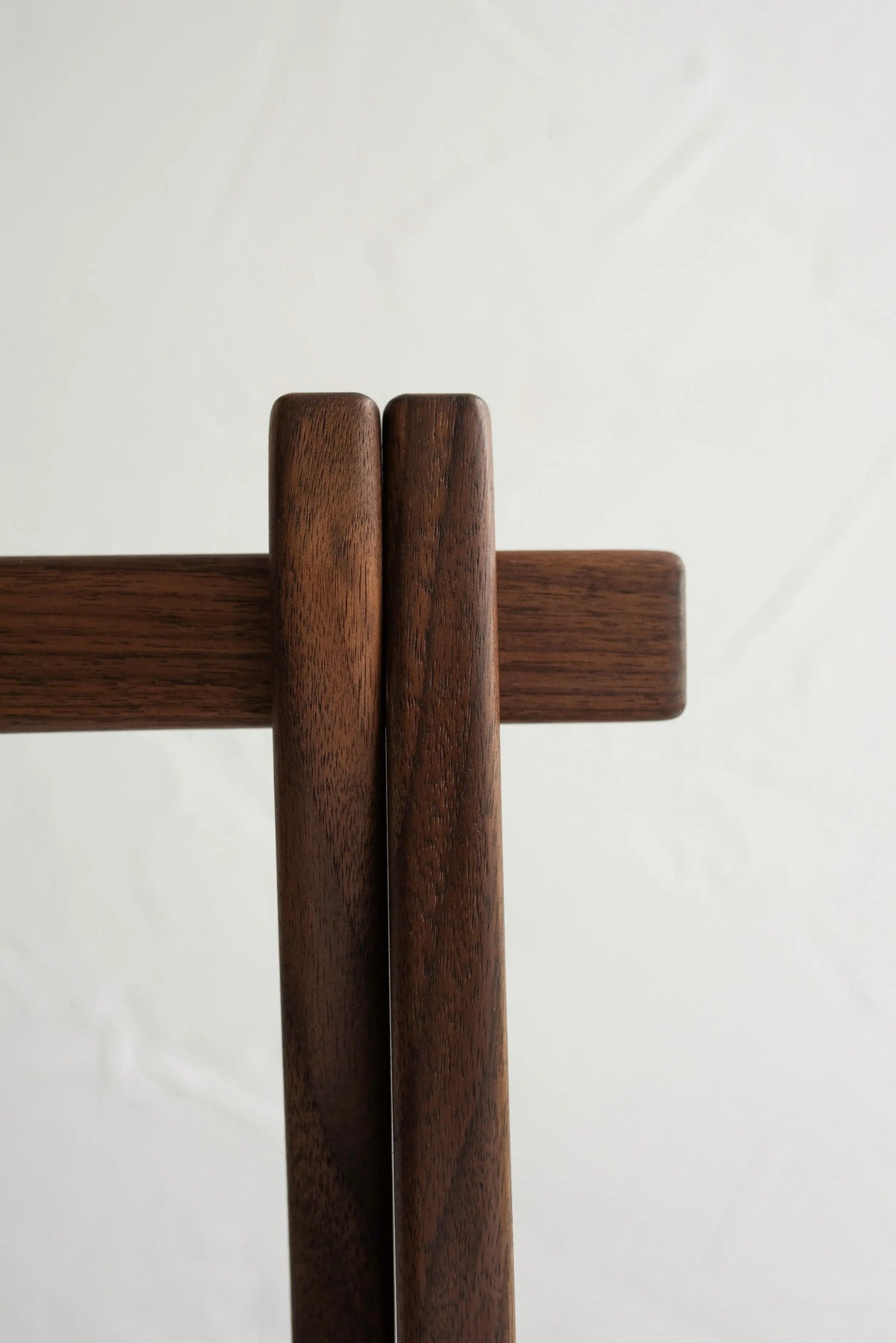Walnut Clothes Rack Walnut Clothing Rack – Wooden Garment Stand, Tool-Free Assembly